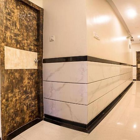 Hotel Embassy Grand Near Us Embassy Bkc Мумбай Екстериор снимка